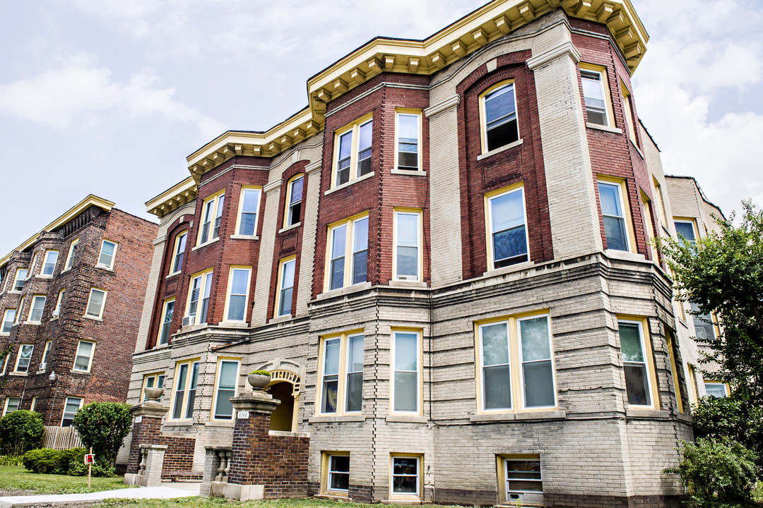 The Renaud & Touraine in Detroit, MI - Building Photo