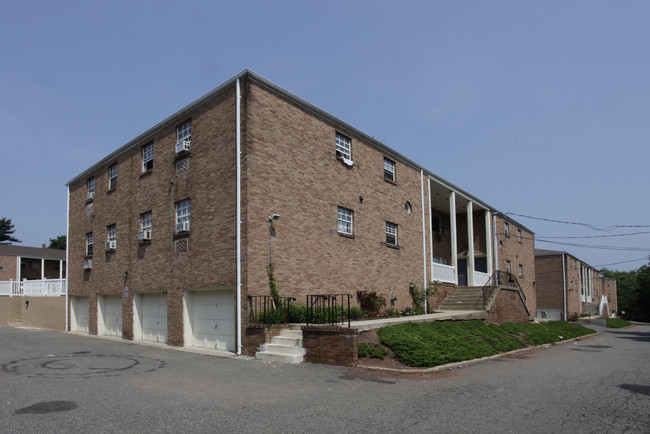 Flemington Arms in Flemington, NJ - Building Photo - Building Photo