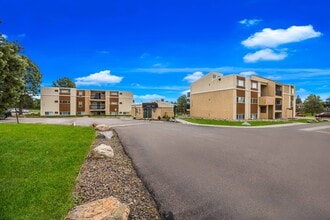 Broadmoor Springs in Colorado Springs, CO - Foto de edificio - Building Photo
