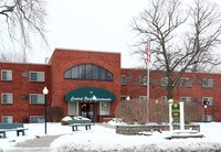 Central Park Apartments in Niles, OH - Building Photo - Building Photo