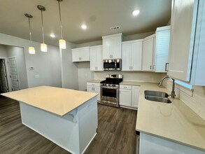 3909 SW Pecan Cir in Bentonville, AR - Foto de edificio - Building Photo