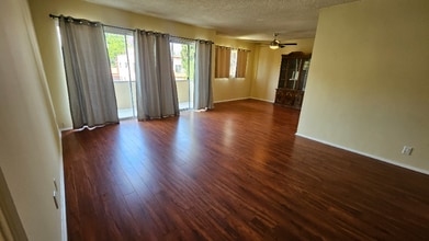 638 N W Knoll Dr in West Hollywood, CA - Building Photo - Building Photo