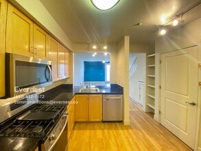 1528 Brunswig Ln in Emeryville, CA - Building Photo - Building Photo