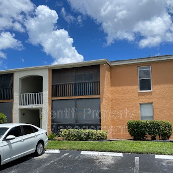 12632 Kenwood Ln in Ft. Myers, FL - Building Photo