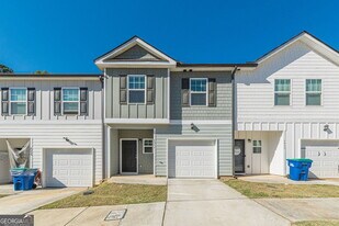 4957 Elm Brook Dr in Atlanta, GA - Building Photo