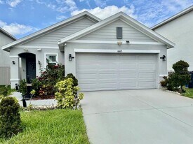 16605 Mosaic Oar Dr in Wimauma, FL - Building Photo