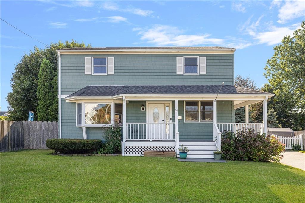 36 N Beacon Terrace in Middletown, RI - Building Photo