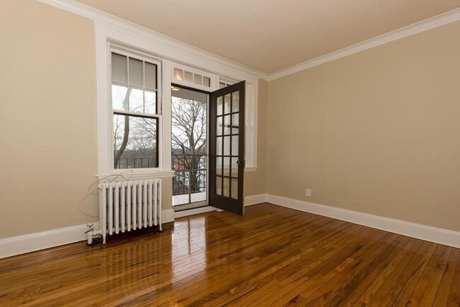 2035 Commonwealth Ave, Unit 11 in Boston, MA - Building Photo - Building Photo