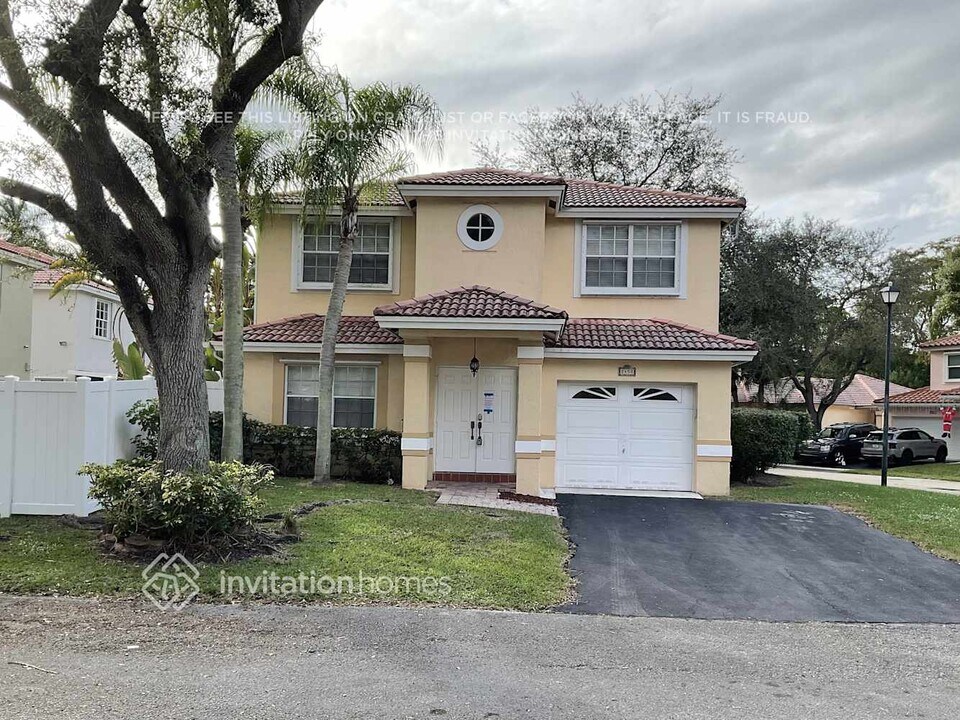 2450 NW 72nd Ave in Margate, FL - Building Photo