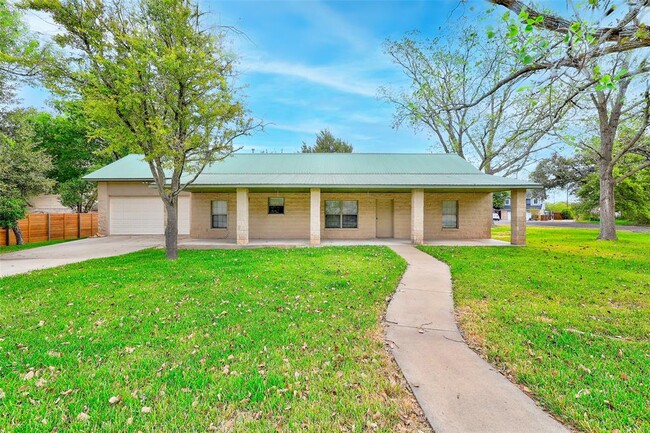 13211 Villa Park Dr in Austin, TX - Building Photo - Building Photo