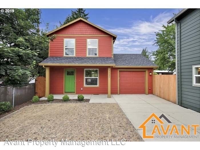 3223 SE 122nd Ave in Portland, OR - Foto de edificio