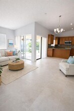 10034 SW 221st St Rd in Cutler Bay, FL - Foto de edificio - Building Photo