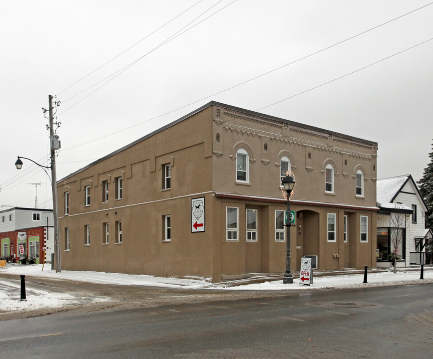 112 River St in Brock, ON - Building Photo