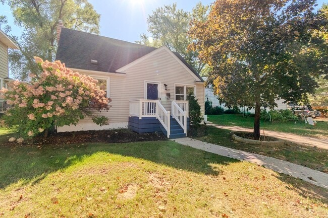 property at 1517 W Saratoga St