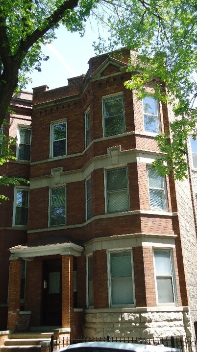 1077 N Paulina St in Chicago, IL - Foto de edificio