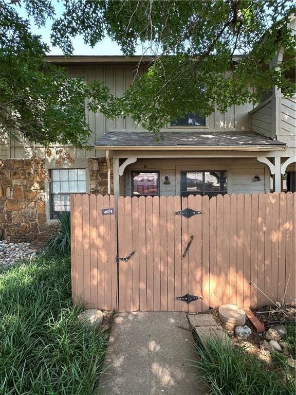 property at 14437 N Pennsylvania Ave