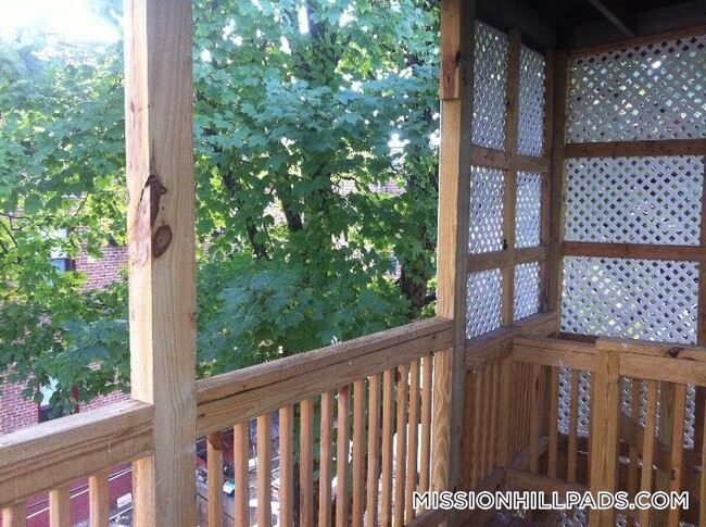 4A Weld Ave in Boston, MA - Building Photo - Building Photo