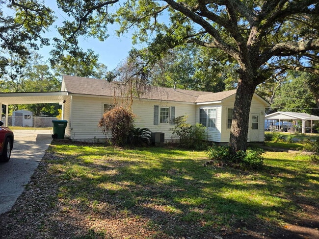 property at 463 Oak Grove Ave