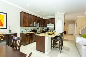 10426 Wellington Parc Dr in Wellington, FL - Building Photo - Building Photo