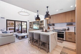 508 Goldenrod Ave in Newport Beach, CA - Building Photo - Building Photo