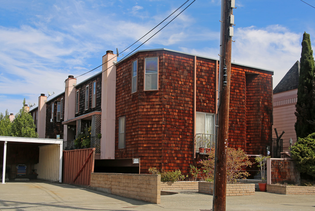 3215 Briggs Ave in Alameda, CA - Building Photo