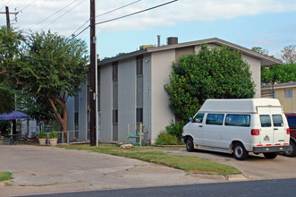 1326 Lamar Square Dr in Austin, TX - Building Photo - Building Photo