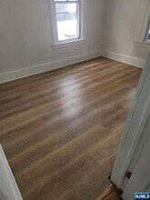 703 Schuyler Ave in Kearny, NJ - Foto de edificio - Building Photo