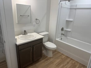 500 North in Natchitoches, LA - Foto de edificio - Building Photo