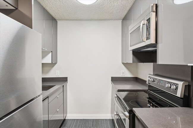 property at 2707 Valmont Rd