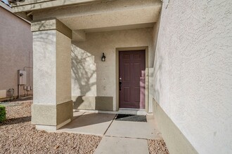 561 E Reflection Pl in Chandler, AZ - Building Photo - Building Photo