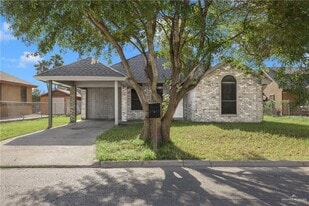 21 Camelot Dr in Mission, TX - Building Photo