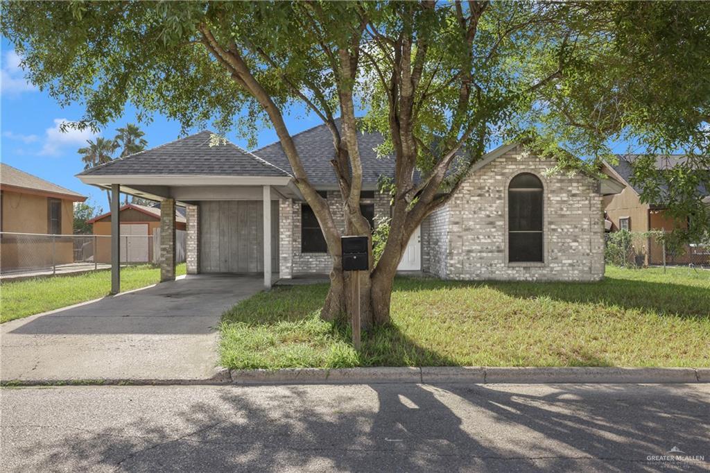 21 Camelot Dr in Mission, TX - Building Photo