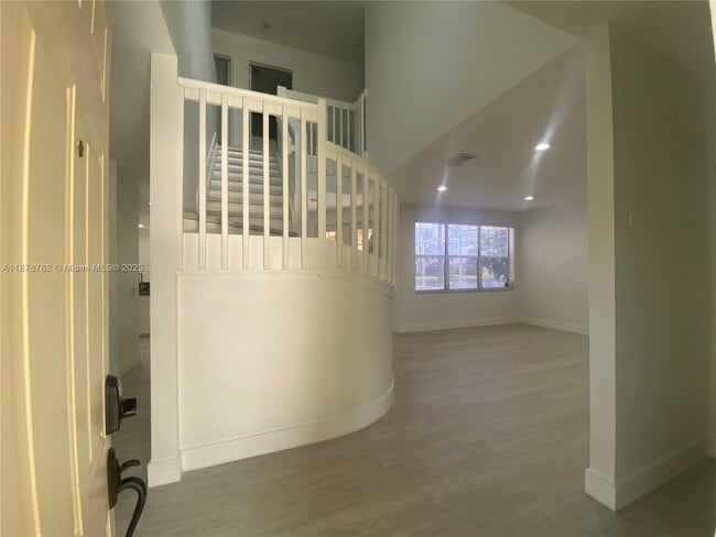 241 E Bayridge Dr in Weston, FL - Building Photo - Building Photo