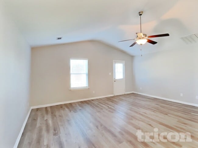 3723 Burdette Wy. in Murfreesboro, TN - Foto de edificio - Building Photo