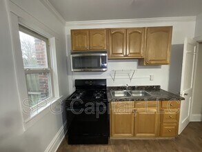 2006 Holly St in Harrisburg, PA - Building Photo - Building Photo