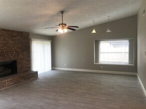 9910 Stepney Green Dr in Houston, TX - Building Photo - Building Photo
