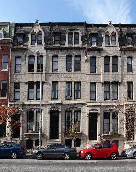 1218 St Paul St in Baltimore, MD - Foto de edificio