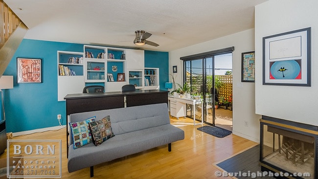 939 Laurel St in San Carlos, CA - Building Photo - Building Photo