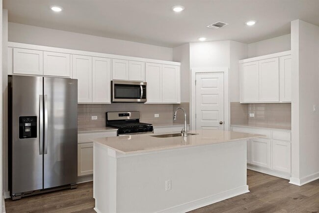 2415 Ekvall Dr in Round Rock, TX - Building Photo - Building Photo