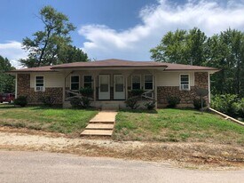 124 Co Rd 3430 in St James, MO - Building Photo