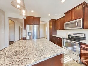 116 Abel Peterson Dr, Unit Lower in Mount Holly, NC - Building Photo - Building Photo