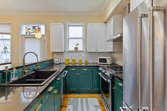 825 E 52nd St in Chicago, IL - Building Photo - Building Photo