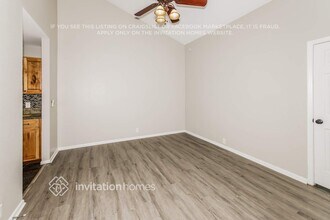 7125 W Laurel Ln in Peoria, AZ - Foto de edificio - Building Photo