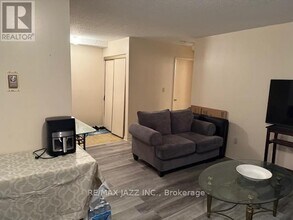 455 Trick Ave in Oshawa, ON - Building Photo - Building Photo