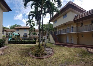 8500 SW 109th Ave in Miami, FL - Building Photo - Building Photo