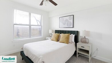 7373 Valley View Ln, Unit 1066 in Dallas, TX - Foto de edificio - Building Photo