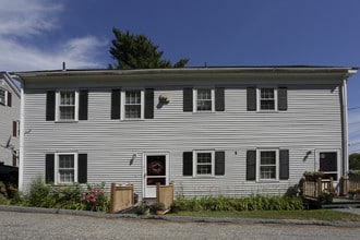 1-14 Aegis Dr in Bath, ME - Foto de edificio - Building Photo