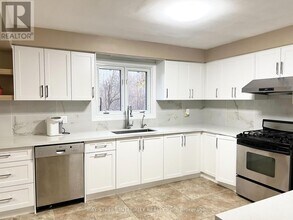 61 Morbank Dr in Toronto, ON - Building Photo - Building Photo