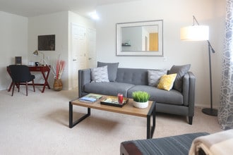 Goshen Manor in West Chester, PA - Foto de edificio - Interior Photo