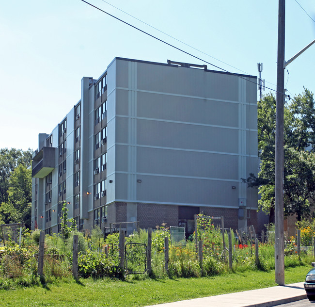 East York Acres in Toronto, ON - Building Photo - Building Photo